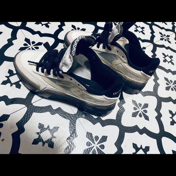 Reebok Womens Cardi B Sneakers Size 5 1/2 - Picture 5 of 7